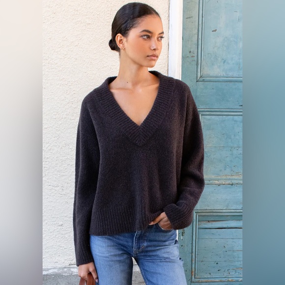 Emerson Fry Sweaters - NWT Boxy V Neck Sweater Size Small